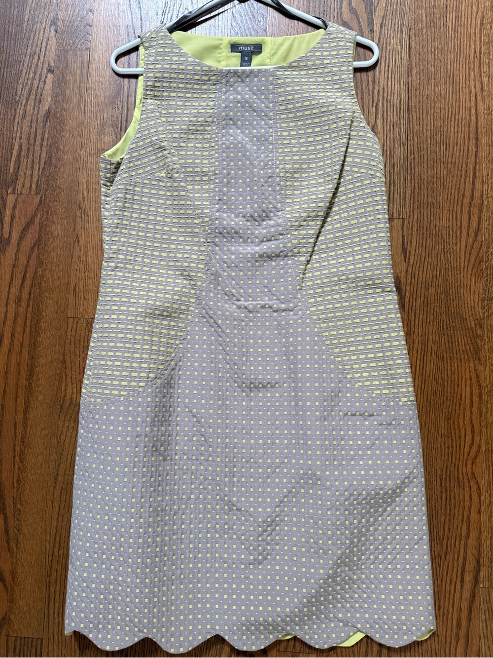 Muse Women’s Yellow & Light Gray Sleeveless Scallop Hem Dress. Size 12